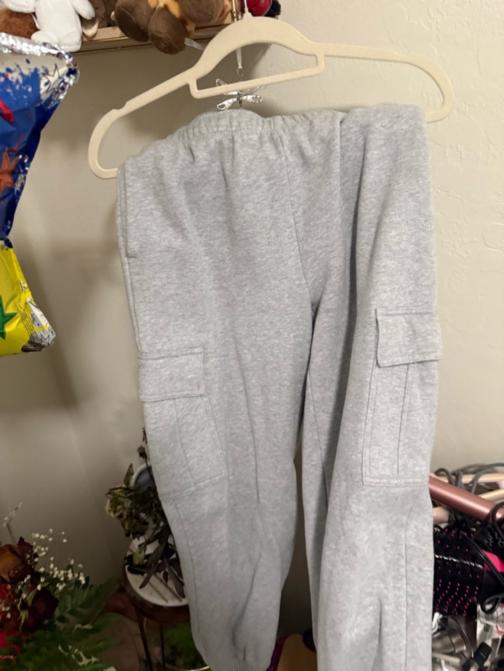 Aritzia Light Gray Cargo Joggers